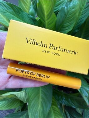 Vilhelm Parfumerie Poets of Berlin Deluxe Sample/Travel Purse Sz 0.17 Fl Oz/5ml